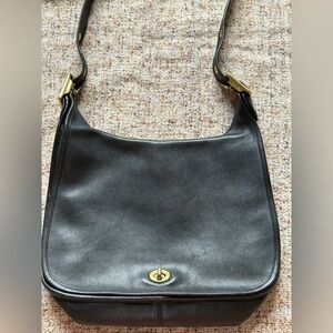 🖤Vintage Coach black leather crossbody bag🖤